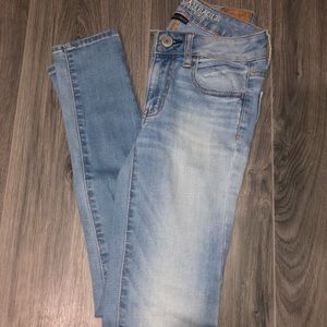 AMERICAN EAGLE JEANS